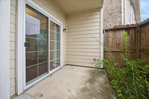 7575 Cambridge St, Houston, TX 77054 - Photo 18