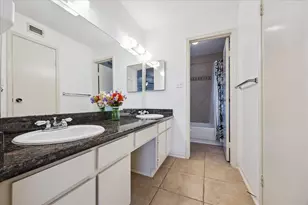 7575 Cambridge St, Houston, TX 77054 - Photo 32
