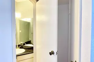7575 Cambridge St, Houston, TX 77054 - Photo 8