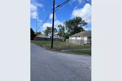 809 W Hedrick Street, Houston, TX 77011 - Photo 4