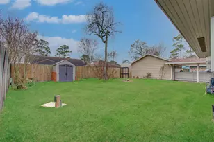 915 Hackberry St, La Porte, TX 77571 - Photo 38