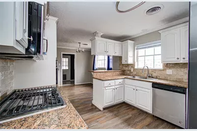 915 Hackberry Street, La Porte, TX 77571 - Photo 16