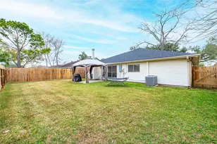 2506 Bisontine St, Friendswood, TX 77546 - Photo 8