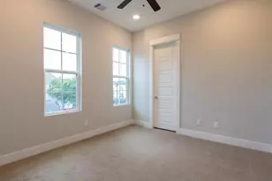 1027 W 24th St, Houston, TX 77008 - Photo 14