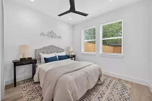 5027 Willow Glen Dr, Houston, TX 77033 - Photo 16
