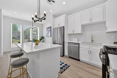 5027 Willow Glen Drive #A-B, Houston, TX 77033 - Photo 10