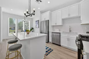 5027 Willow Glen Dr, Houston, TX 77033 - Photo 10