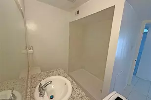 12633 Memorial Dr, Houston, TX 77024 - Photo 2