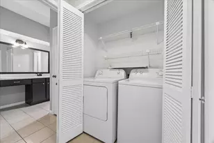 2100 Tanglewilde St, Houston, TX 77063 - Photo 12