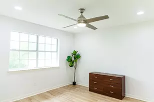 2201 Fairbanks St, Nederland, TX 77627 - Photo 16