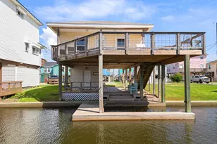 16711 Kingston Way, Galveston, TX 77554 - Photo 2