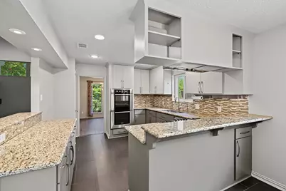 2750 Fontana Drive, Houston, TX 77043 - Photo 14