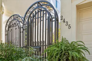 2435 North Blvd, Houston, TX 77098 - Photo 2