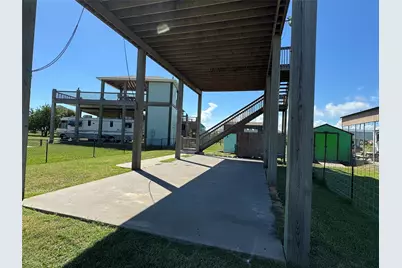 851 Trout Boulevard, Crystal Beach, TX 77650 - Photo 4