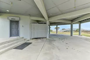 18611 W De Vaca Ln, Galveston, TX 77554 - Photo 4