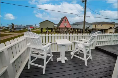515 Texas Street, Surfside Beach, TX 77541 - Photo 2