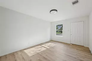 750 Jeny Ln, Beaumont, TX 77707 - Photo 10