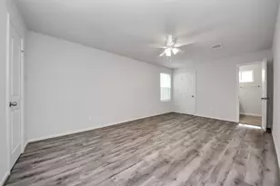 5811 Cartagena St, Houston, TX 77035 - Photo 28