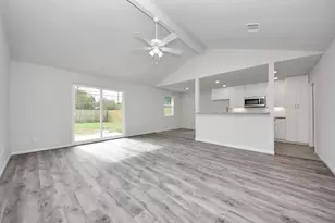 5811 Cartagena St, Houston, TX 77035 - Photo 6