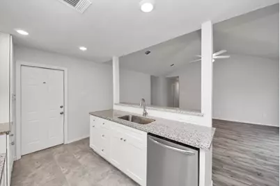 5811 Cartagena Street, Houston, TX 77035 - Photo 14