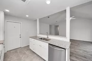 5811 Cartagena St, Houston, TX 77035 - Photo 14