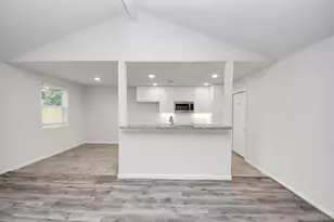 5811 Cartagena St, Houston, TX 77035 - Photo 10