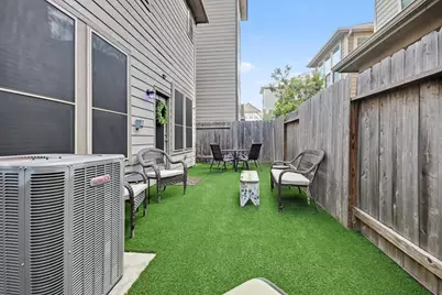3119 Longleaf Meadows Drive, Houston, TX 77063 - Photo 24