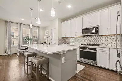 3119 Longleaf Meadows Drive, Houston, TX 77063 - Photo 10