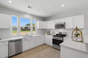 249 Mc Dade St, Hempstead, TX 77445 - Photo 10