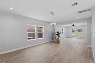 249 Mc Dade St, Hempstead, TX 77445 - Photo 6