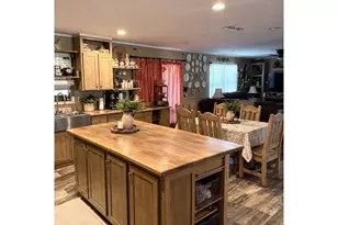 18124 County Rd 163, Elmendorf, TX 78112 - Photo 8