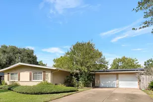 1615 Redway Ln, Houston, TX 77062 - Photo 2