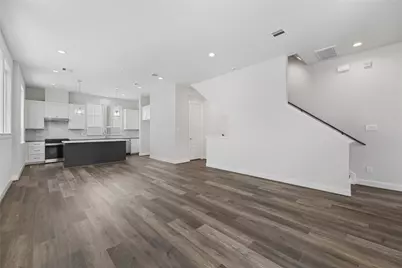 2708 Grand Fountains Drive #E, Houston, TX 77054 - Photo 10