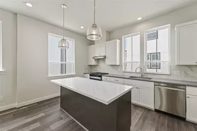 2708 Grand Fountains Drive #E, Houston, TX 77054 - Photo 4