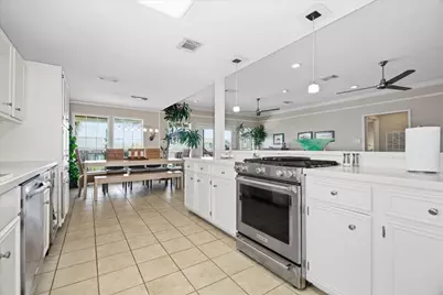 1085 Redfish Street, Bayou Vista, TX 77563 - Photo 12