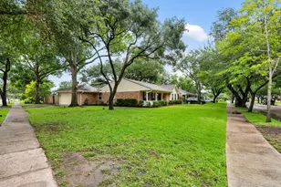 5658 Cartagena St, Houston, TX 77035 - Photo 32