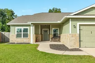 2418 Ridgewood Dr, West Columbia, TX 77486 - Photo 2