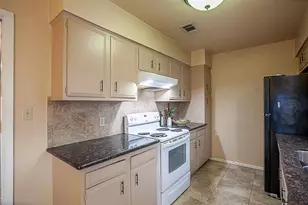 5874 Meadow Way, Beaumont, TX 77707 - Photo 8