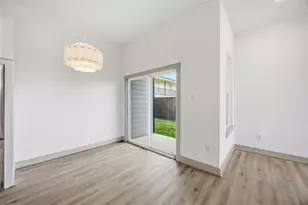 7555 Calhoun St, Houston, TX 77033 - Photo 12