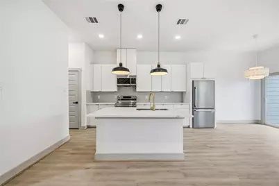 7555 Calhoun Street #A, Houston, TX 77033 - Photo 8