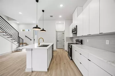 7555 Calhoun Street #A, Houston, TX 77033 - Photo 10