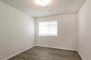 8706 Lar Ree Oaks Cir, Houston, TX 77028 - Photo 12