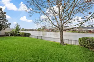 15426 Oyster Creek Ln, Sugar Land, TX 77478 - Photo 6