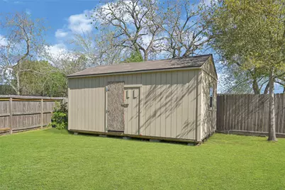 12823 Sandy Hook Drive, Houston, TX 77089 - Photo 20