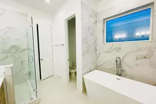 5855 Dolores St, Houston, TX 77057 - Photo 12