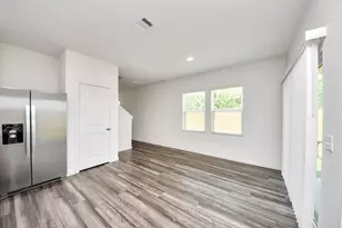 10303 Rose Mar Dr, Rosharon, TX 77583 - Photo 8