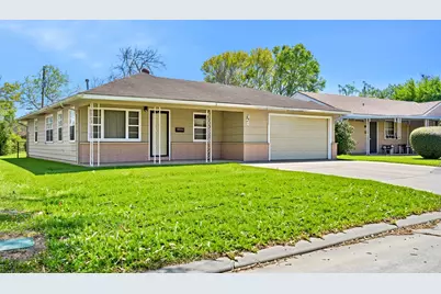 602 N Circle Drive, Baytown, TX 77520 - Photo 2