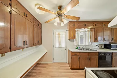 602 N Circle Drive, Baytown, TX 77520 - Photo 10