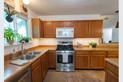 304 Cherry Court, La Porte, TX 77571 - Photo 8