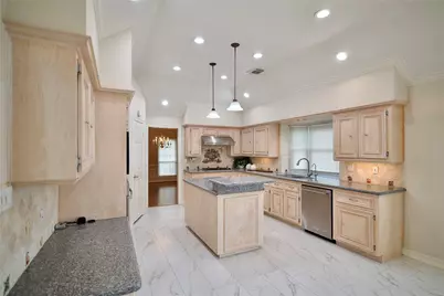 1839 Lake Winds Dr, Missouri City, TX 77459 - Photo 12